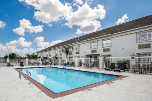 Facilities, Motel 6 Pasadena, TX in Pasadena