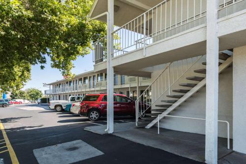 Motel 6-Reno, NV - Virginia Plumb - image 2