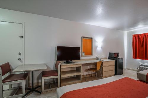 Motel 6-Pasadena TX - image 12