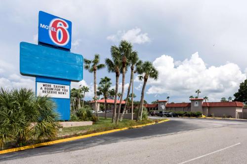 Motel 6-Spring Hill, FL - Weeki Wachee