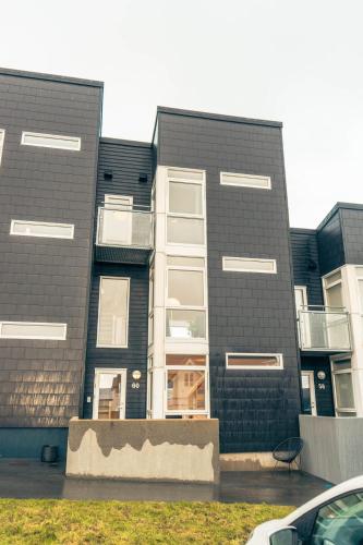 High End 4 BR Home in Hoyvik for 7-8 guests in Hoyvík