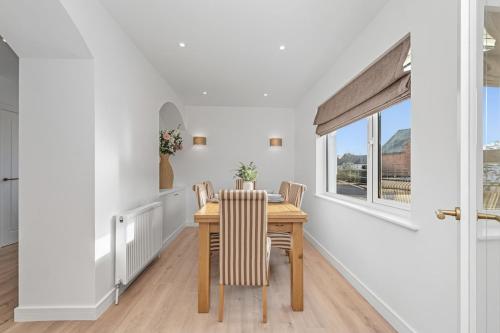 Chevin Forest Home with Cinema Style Room FULL HOUSE in Otley and Yeadon