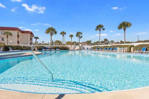 Tidal Terrace l Heated Pool l Steps to Beach – khách sạn tại Biển St Augustine