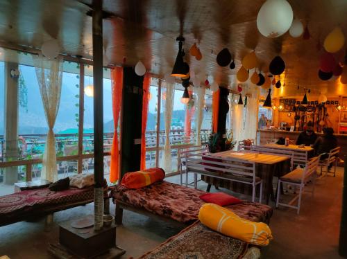 Bros Hostel & Yaara Cafe photo 3