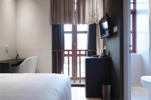 room detail thumbnail 1