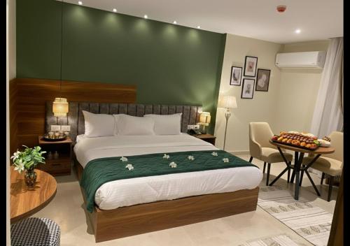 room detail thumbnail 0