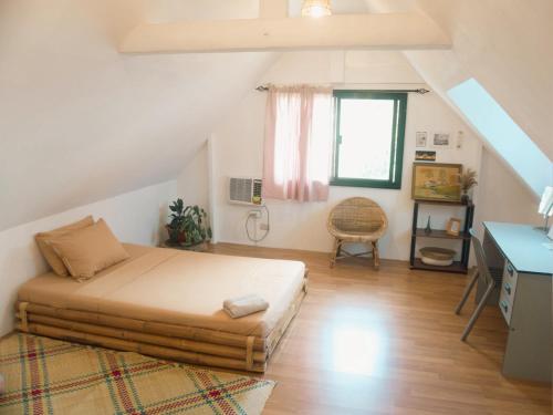 Exterior view of Spacious & Cozy Attic Studio