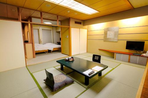 room detail thumbnail 0