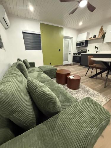 Josie Cozy Corner in Коберн-Таун