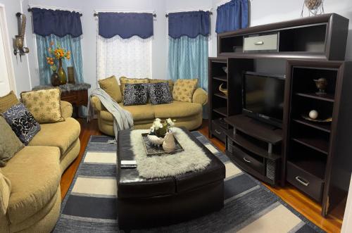 Eden's Lodge in อีสต์ฮาร์ตฟอร์ด (CT)
