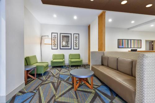 Holiday Inn Express Hotel & Suites Amarillo South an IHG Hotel - image 41