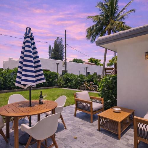 Luxury Downtown West Palm Beach Cottage! in West Palm Beach, USA