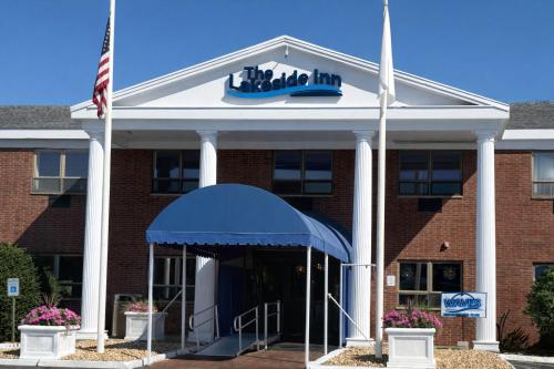 Lakeside Inn