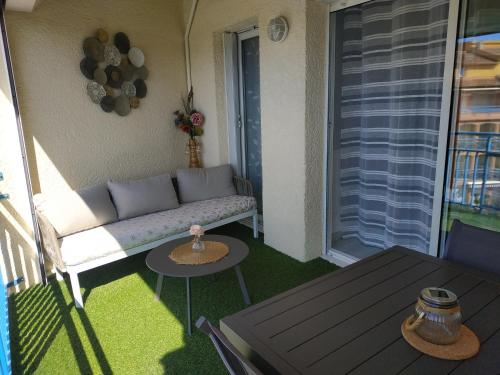 Balcony/terrace, Appartement, vue sur mer, acces direct plage, piscine in Vias