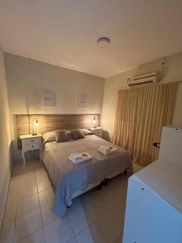 2 queen beds, 1 twin bed
