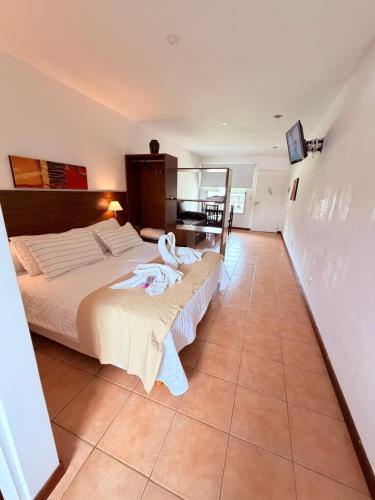 Las Lomas Suites & Spa in 查斯哥穆斯