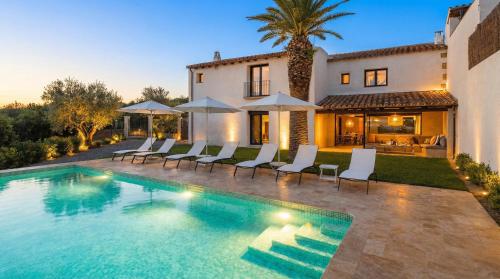 Masia La Morera autenticidad renovada 100 porcien a 10 minutos de Sitges en coche 12 huespedes Piscina Aire Aconc 6 Suites Apertura 15 Julio 2025 gîte à louer Viladellops