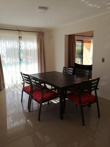 Bella Curacaví 1hr de Stgo 150mil al día 7pers piscina 4d 3b (Bella Curacavi 1hr de Stgo 150mil al dia 7pers piscina 4d 3b) in Casablanca