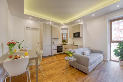 Central Station - Modern Apartment with Balcony