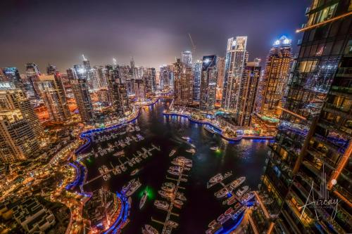 Luxurious 3BR Maid room 33rd Floor Marina Gate, Dubai