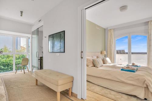 Villa Molly - Elegant Beachside Home by Finest Rentals - image 2