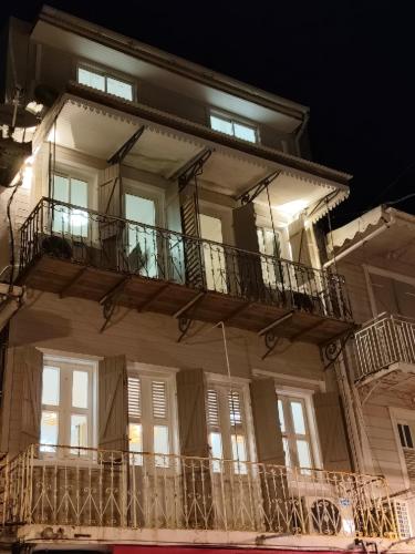 Baimbridge Down Town Cozy Hotel exterior