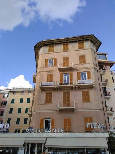  Albergo Bandoni, Pension in Rapallo