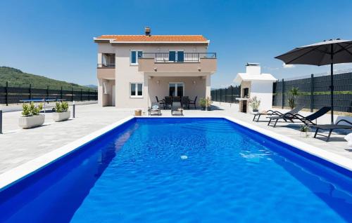 Peldbaseins, Gorgeous Home In Hrscevani in Drum