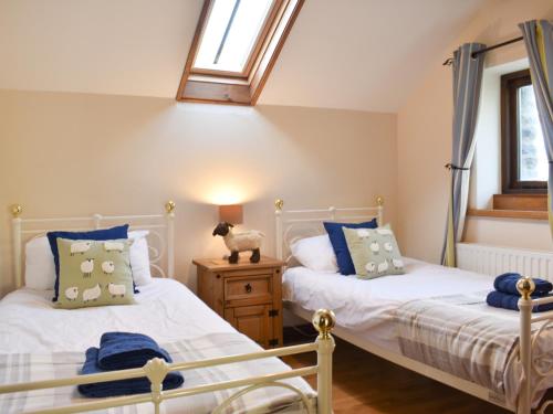 Oaktree Cottage-Uk42227 in Grayrigg
