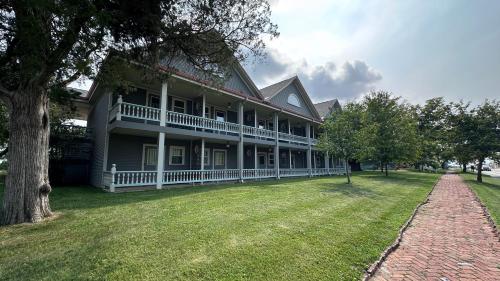 . The Shelby Inn
