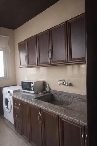 Modern 3 BDRM Flat 3-Minute Drive from Jadra & Jiyeh in Jiyeh