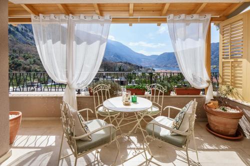 Green Dream Home with Kotor Bay view Parking