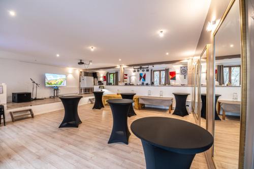Loft 350m2 & Spa Idéal Familles ou Séminaires (Loft 350m2 & Spa Ideal Familles ou Seminaires) in 格爾茲韋萊