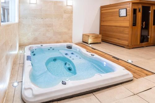 Loft 350m2 & Spa Idéal Familles ou Séminaires (Loft 350m2 & Spa Ideal Familles ou Seminaires) in 格爾茲韋萊