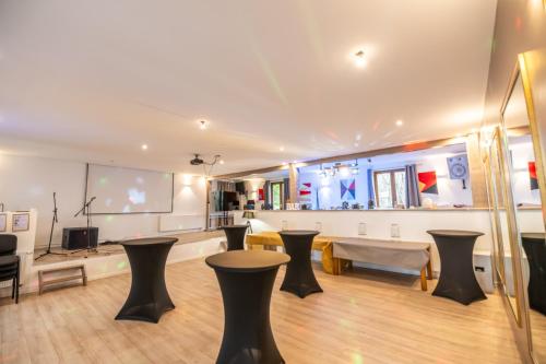 Loft 350m2 & Spa Idéal Familles ou Séminaires (Loft 350m2 & Spa Ideal Familles ou Seminaires) in 格爾茲韋萊