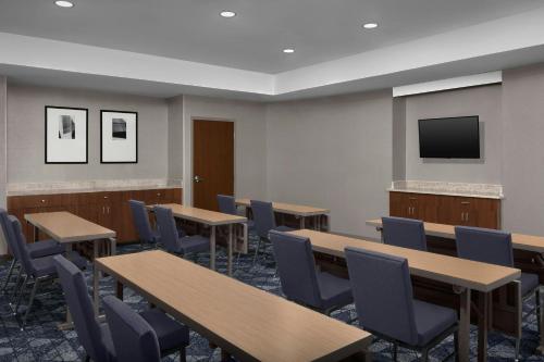 Courtyard Danville - image 33