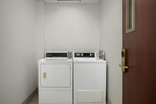 Courtyard Danville - image 35