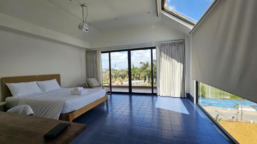 Phòng Deluxe Giường Đôi Có Ban Công