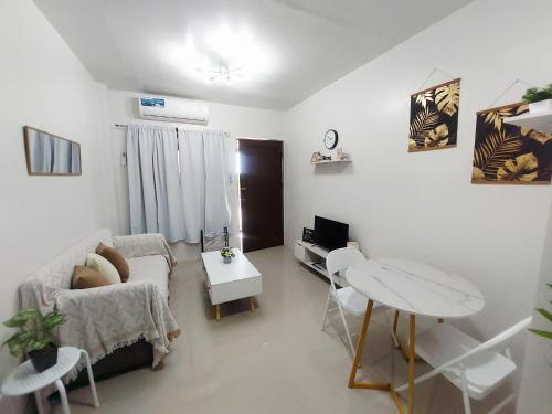 JLG Transient Home Pagsanjan Laguna in 百勝灘