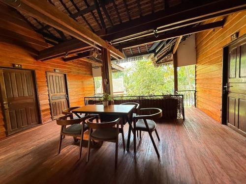 Ganesha Kampot Resort in Kampot