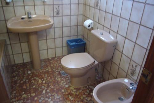 One-Bedroom Apartment (2 - 4 Adults) image 4