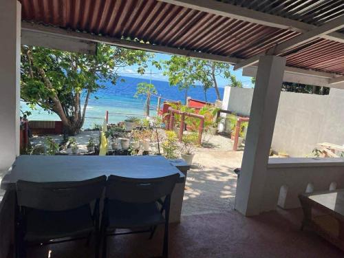 Gratum Beach Resort Room Type - Quadruple Room with Private Bathroom