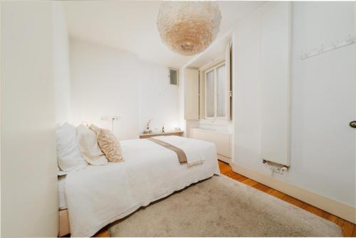 Luxurious 4BR Apt in Central Lisbon Sleeps 10 - image 11