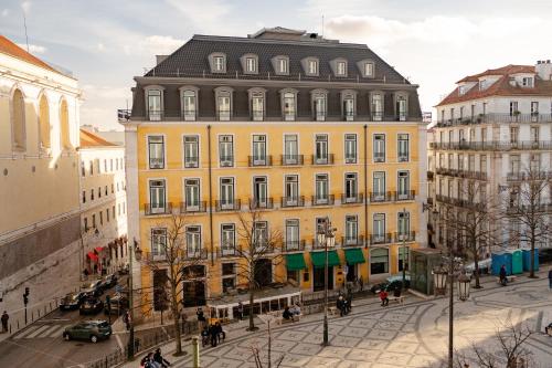 Luxurious 4BR Apt in Central Lisbon Sleeps 10 - image 7