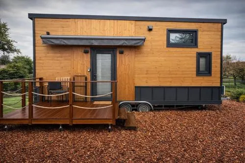 KE-Tiny-Siedlung Haus Buddy in Oerlenbach, Deutschland