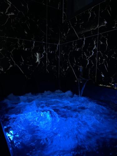 Bien calme et spacieux avec baignoire balneo in 索恩河畔克里什