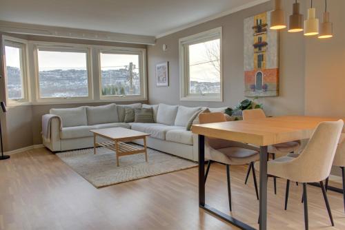 Central apartment with parking in unique surroundings – khách sạn tại Arstad