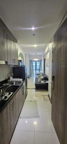 Cozy 1BR at Fame Residences - Near MRT Stations and Malls, with Pool and Amenities in Gloria