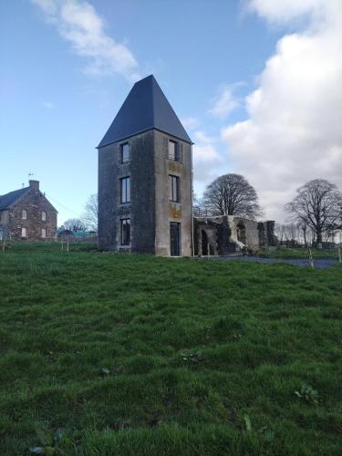La Tour de Vesly gîte à louer Camprond