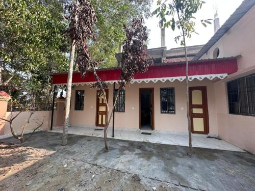 Sri Mayapur Chandrodaya Guest House and Event Holder in Mayapur